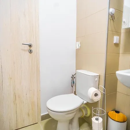 Contemporary Studio With Balcony - New Building 布加勒斯特 Exterior photo