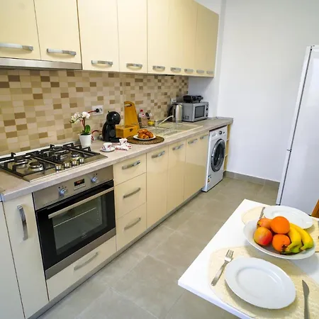 Contemporary Studio With Balcony - New Building 布加勒斯特 Exterior photo