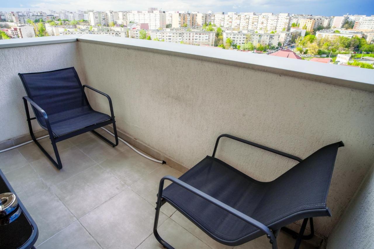 Contemporary With Balcony - New Building 公寓